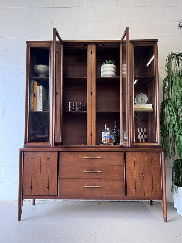 Mid Century Broyhill 'Saga' Display/Storage Hutch