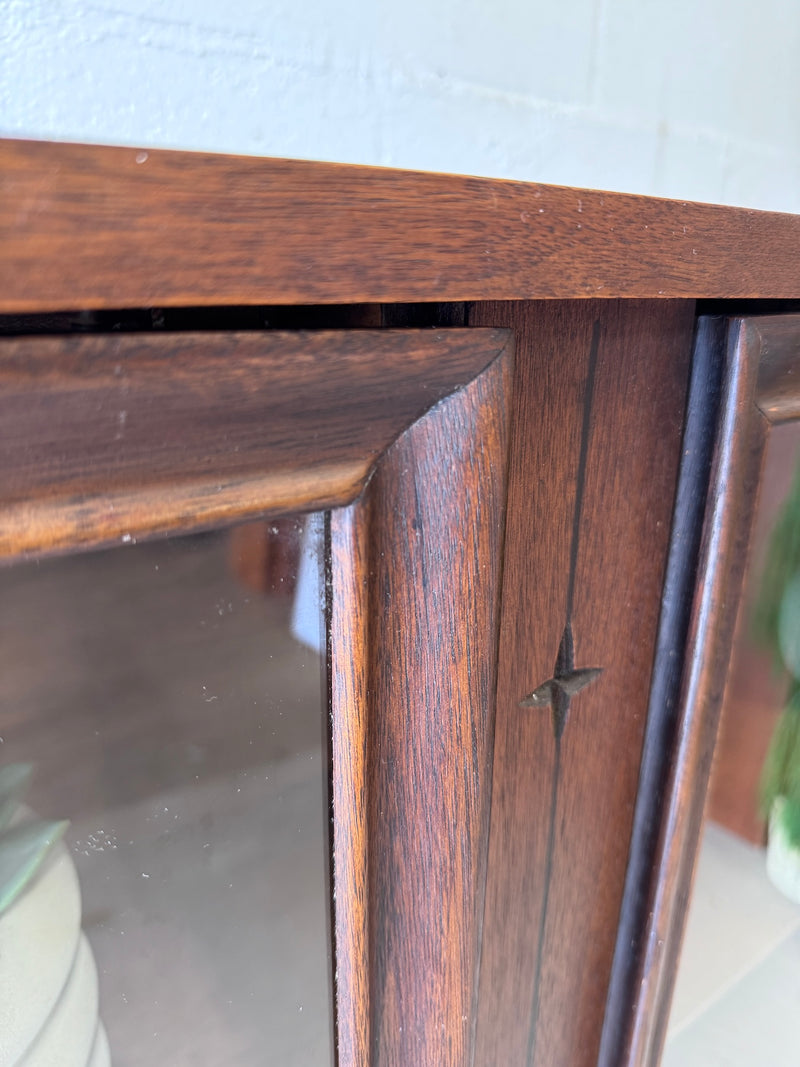Mid Century Broyhill ‘Saga’ Display Hutch