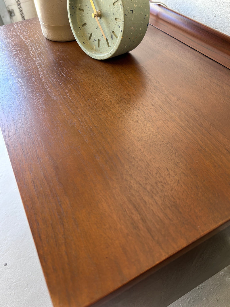 Mid Century Broyhill 'Sculptra' Nightstands (Pair)