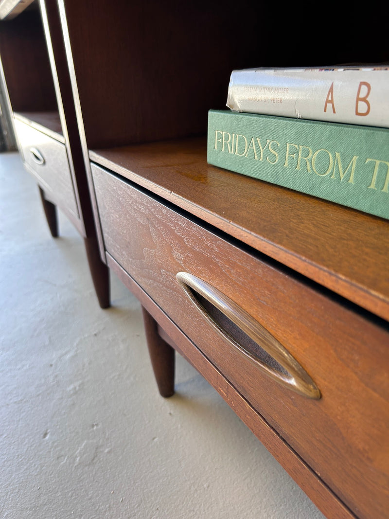 Mid Century Broyhill 'Sculptra' Nightstands (Pair)