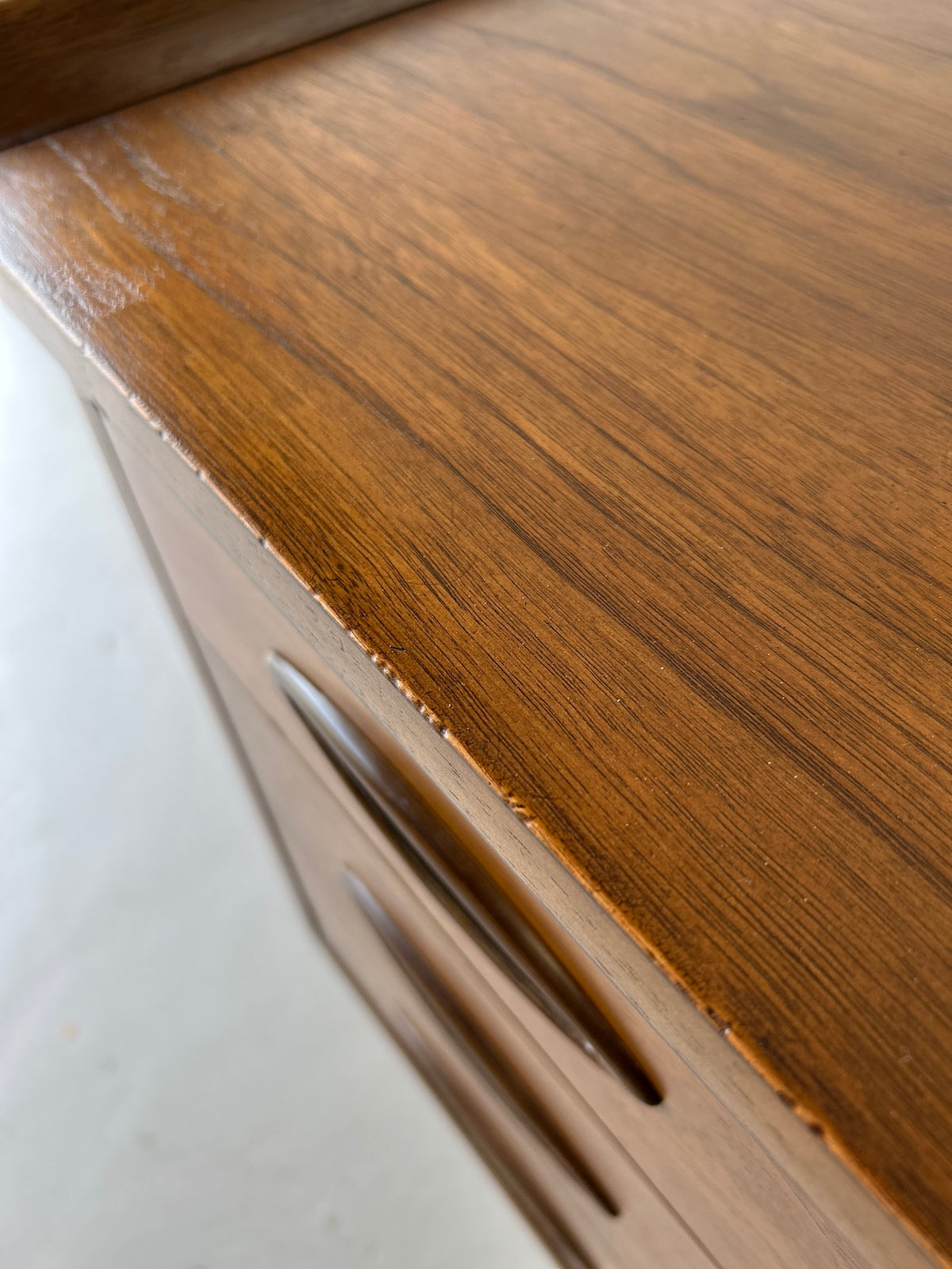 アンティークデスク　Broyhill Broyhill Brasilia 5 Drawer Desk Walnut with Cane