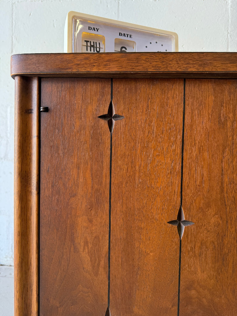 Mid century Broyhill 'Saga' end table/nightstand