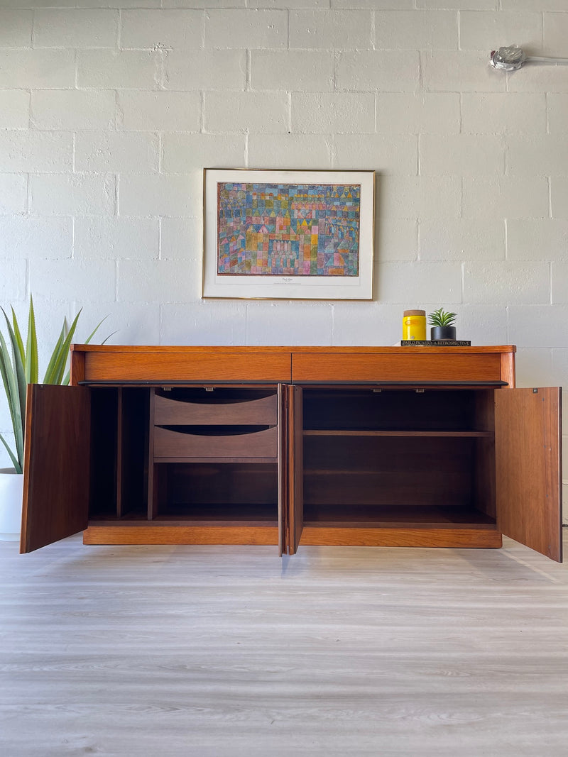 Mid century credenza by American of Martinsville