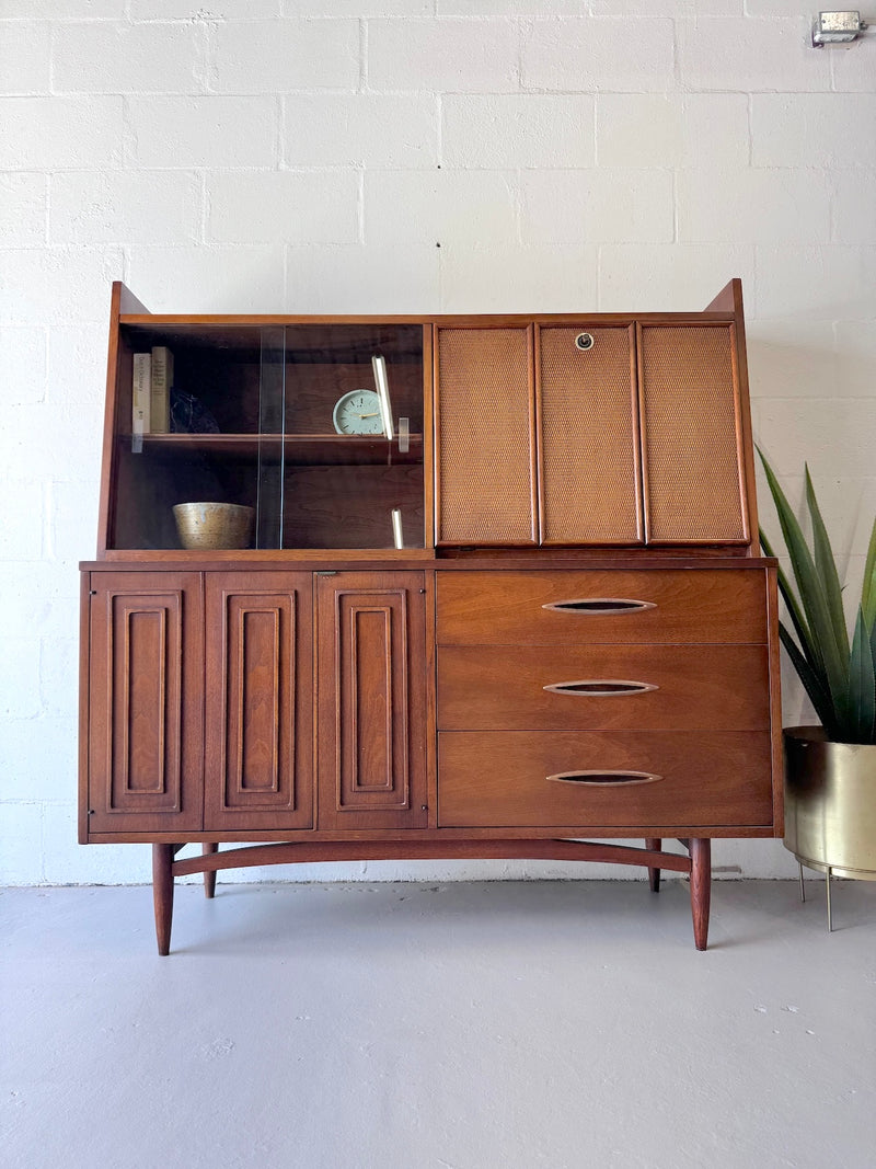 Broyhill 'Sculptra' Bar Cabinet/Display Hutch