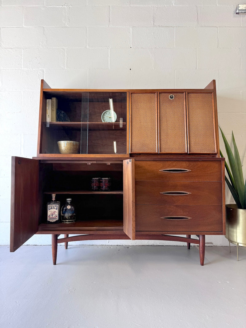 Broyhill 'Sculptra' Bar Cabinet/Display Hutch