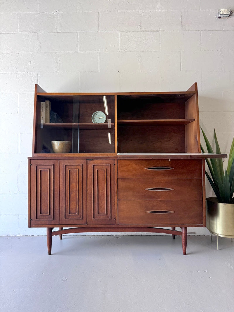 Broyhill 'Sculptra' Bar Cabinet/Display Hutch