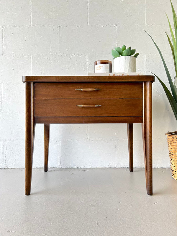 Mid century Broyhill 'Saga' end table/nightstand