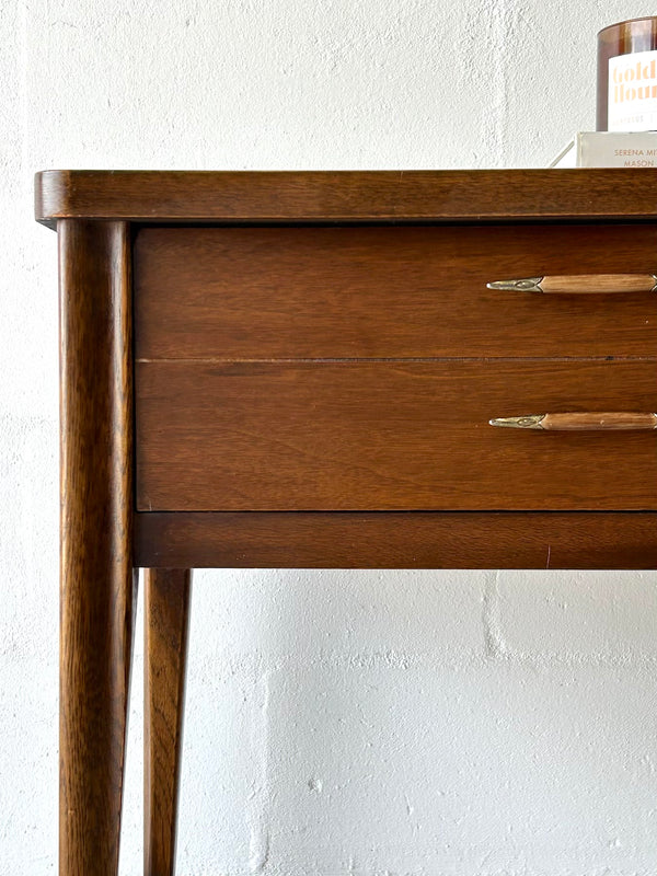 Mid century Broyhill 'Saga' end table/nightstand