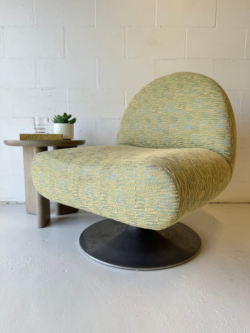 Vintage Swivel Chair by Lazar Aerolo