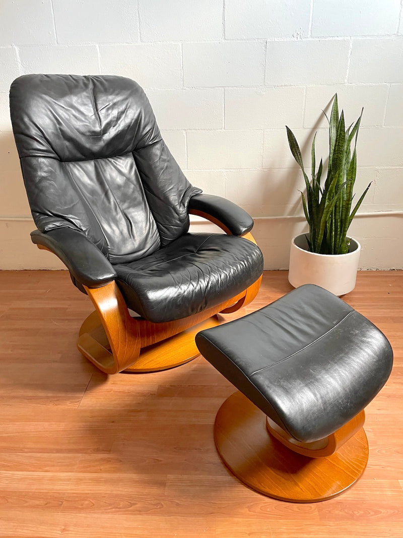 Fjords 'Giske' Teak and Leather Recliner with Ottoman