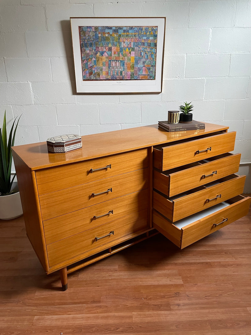 Drexel 'Modern Living' Lowboy Dresser – Warehaus Orlando Drexel 'Modern Living' Lowboy Dresser – Warehaus Orlando