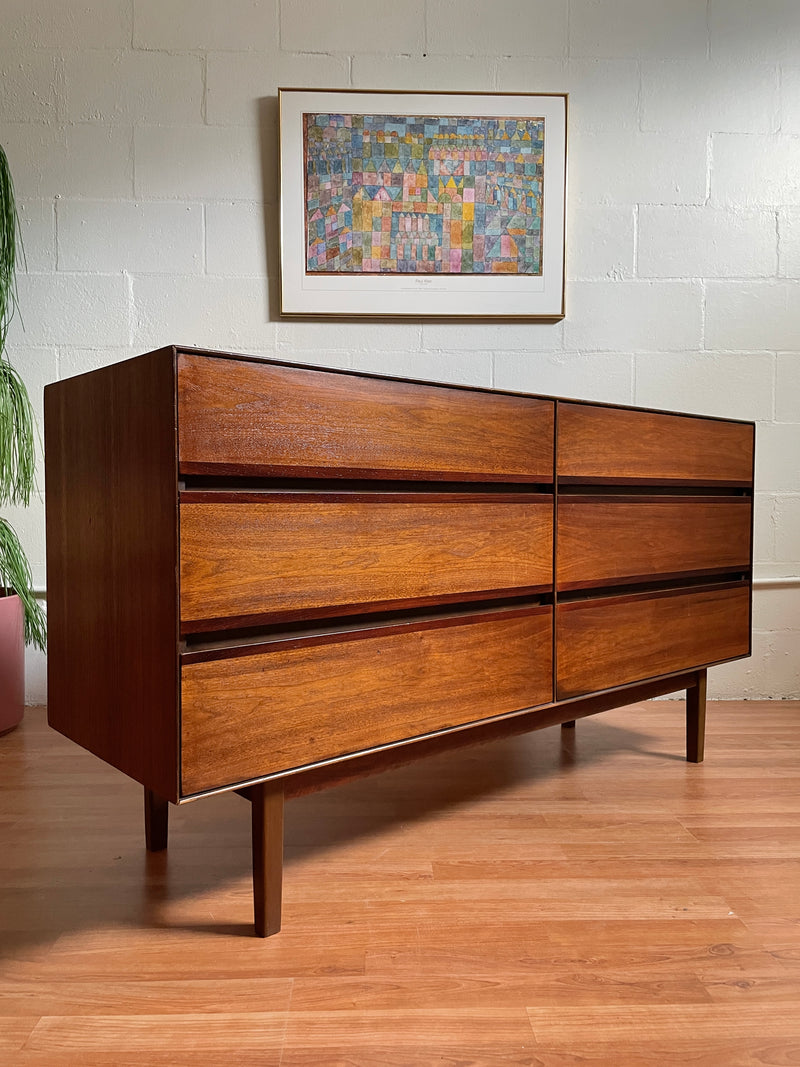 Mid Century Dresser by Stanley – Warehaus Orlando Mid Century Dresser by Stanley – Warehaus Orlando